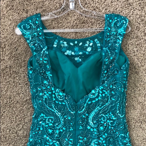 Green Sherri Hill Mermaid Gown - Picture 3 of 8